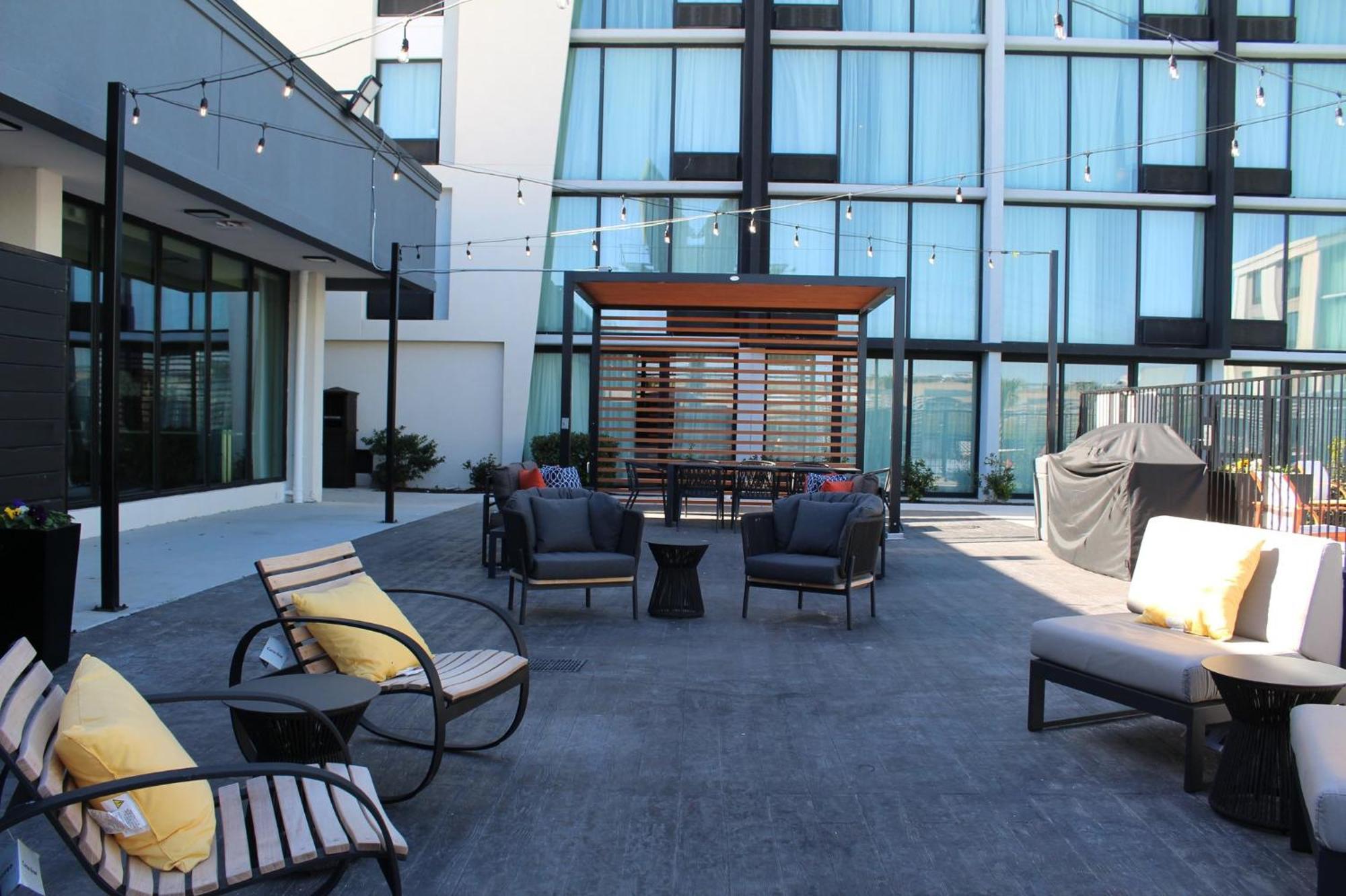 Holiday Inn Dallas Market Ctr Love Field By Ihg Εξωτερικό φωτογραφία